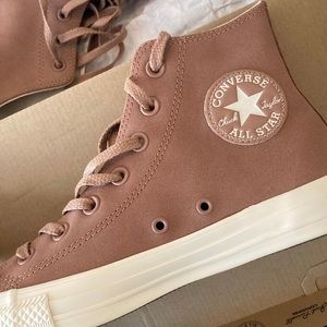 NWT Mauve High Top Converse